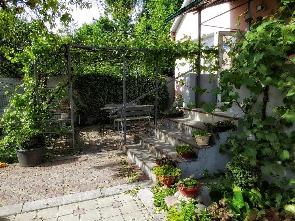 Коттедж Уютный дом с двумя спальнями в центре города — Ессентуки