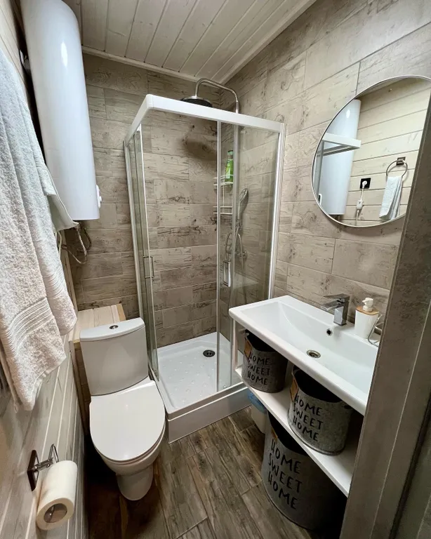 Коттедж Домик в лесу у реки с панорамным остеклением — Сиверский