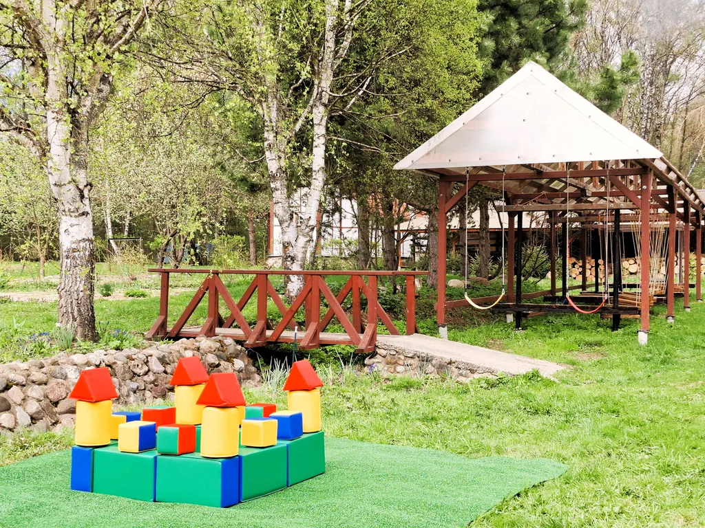 Дом-замок для большой компании