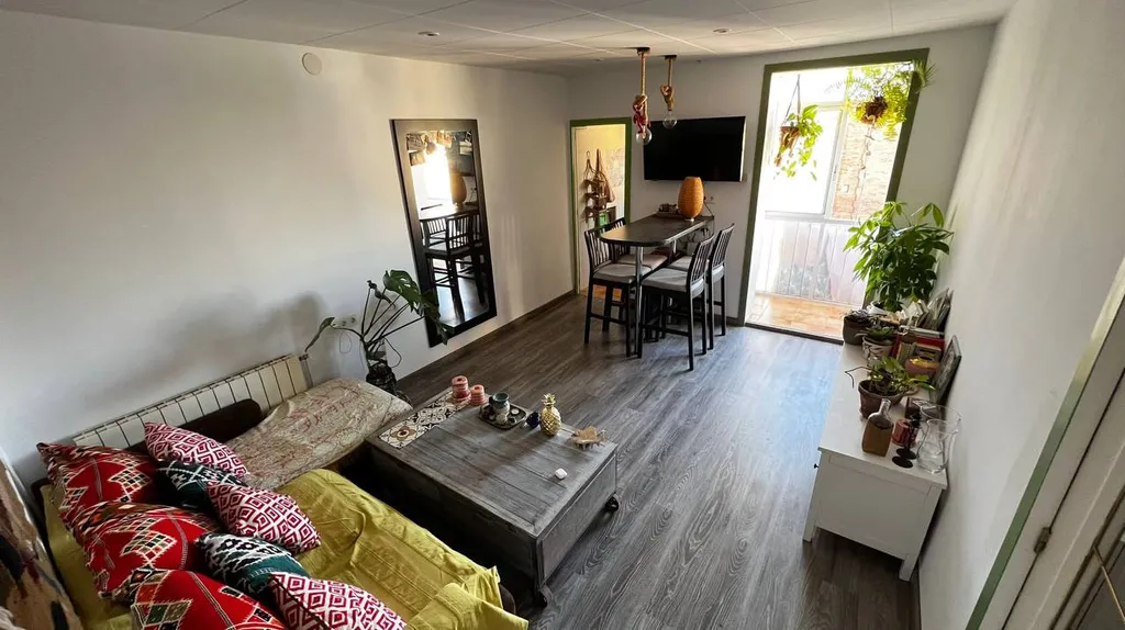 Комната около парка Монтжуик в центре