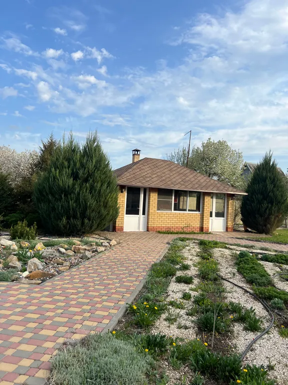 Загородный дом на берегу реки