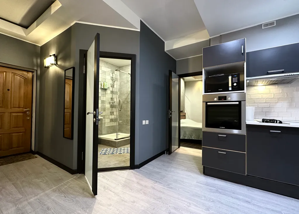 Двухкомнатная студия. Идеальная локация. Парковка во дворе.