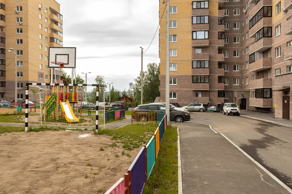 Дизайнерская трёххкомнатная квартира с панорамным видом Смоленска