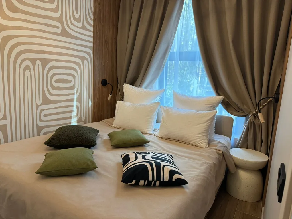 Загородный парк ШишкинЪ. Большой панорамный коттедж с видом на озеро