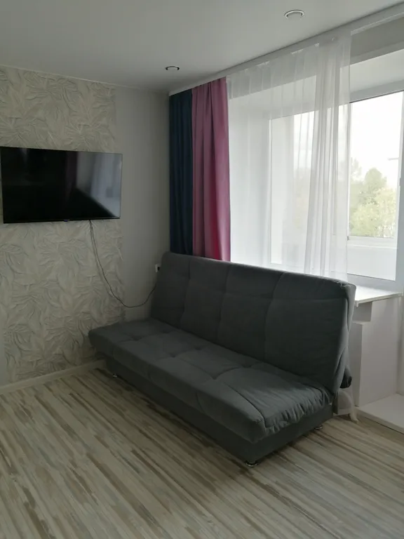 Квартира Квартира с видом на площадь — Тихвин