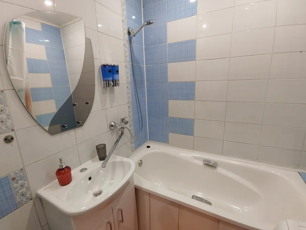 Просторная студийного плана двушка на Пяти Углах