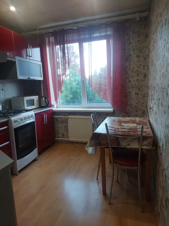 Квартира Уютная двухкомнатная квартира — Волхов