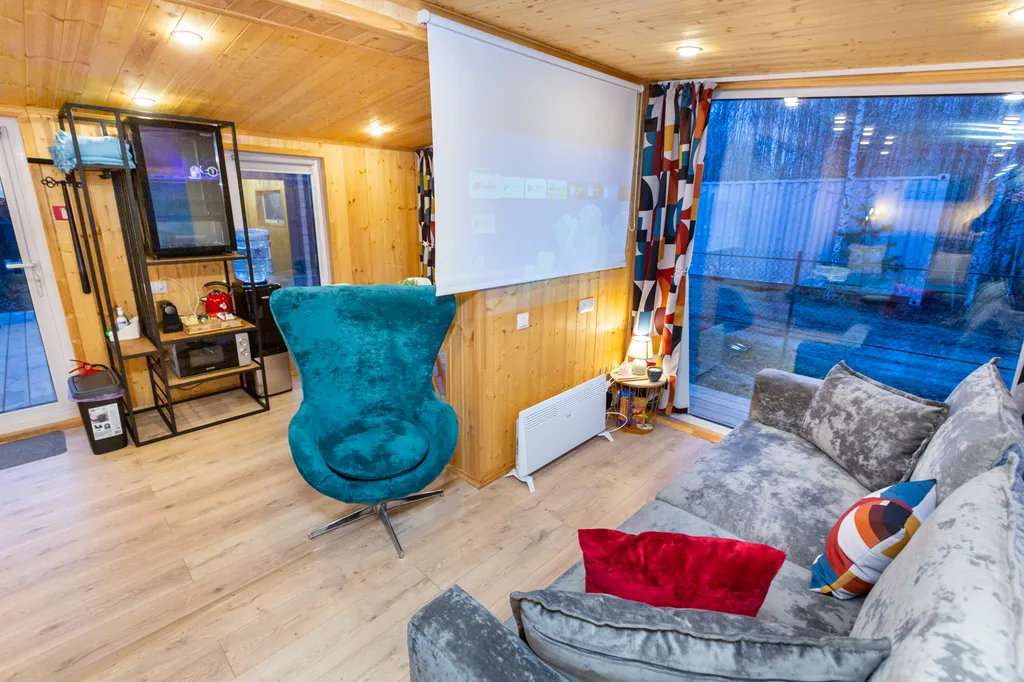 Семейный домик с финской сауной у леса