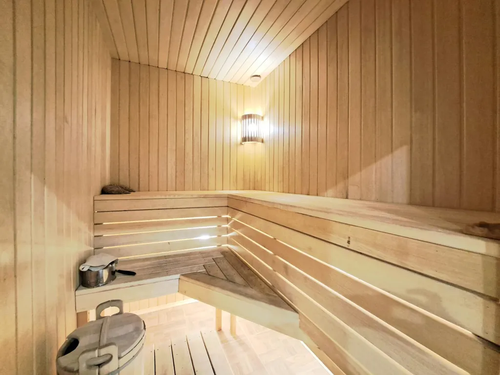 Уютный современный дом с сауной в тихом месте в окружении леса