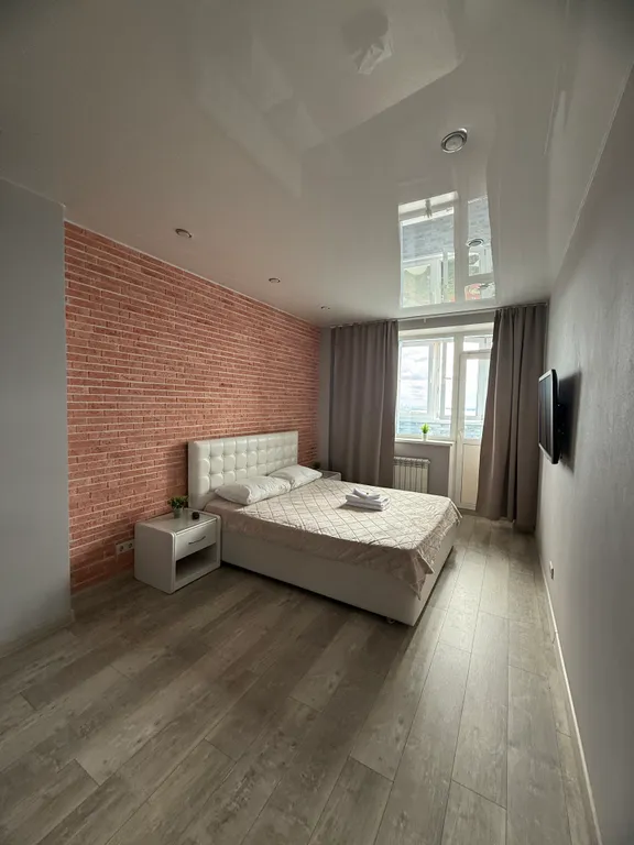 Красивая квартира с панорамным видом на Волгу