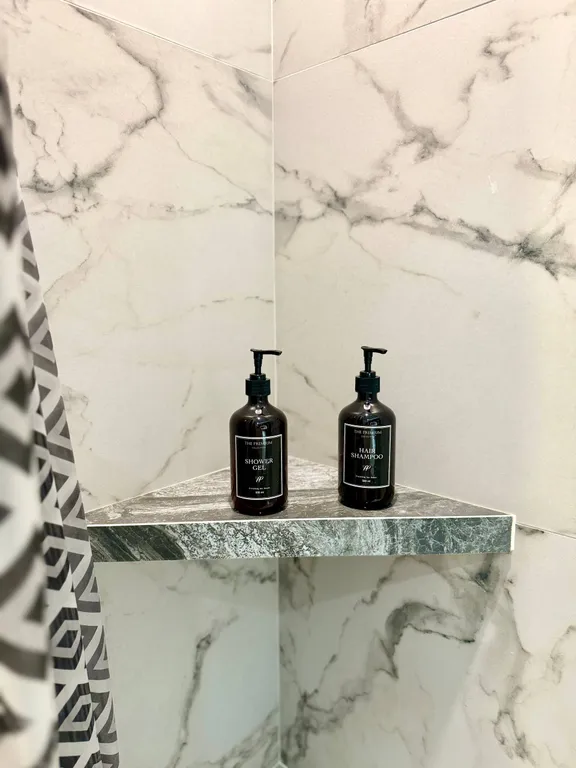 Евродвушка в центре города с красивом видом из окна