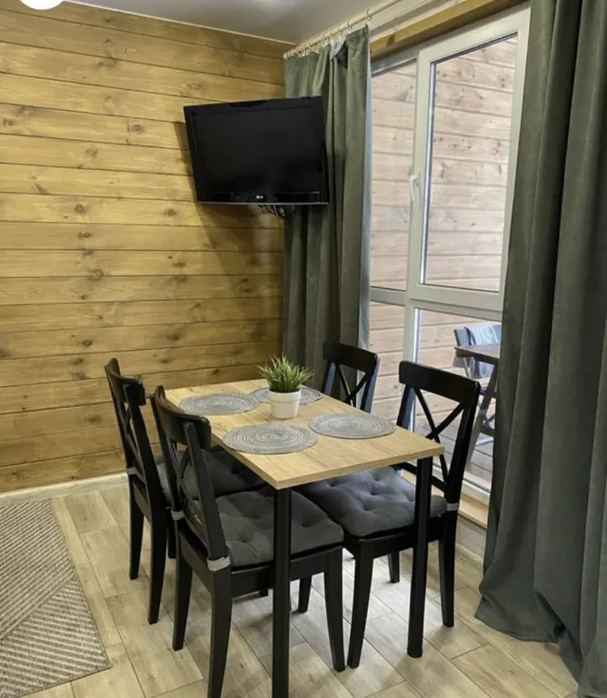 Двухкомнатный дом с видом на гору