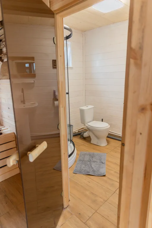 Коттедж Домик на берегу озера с чаном и рыбалкой — Голыгино