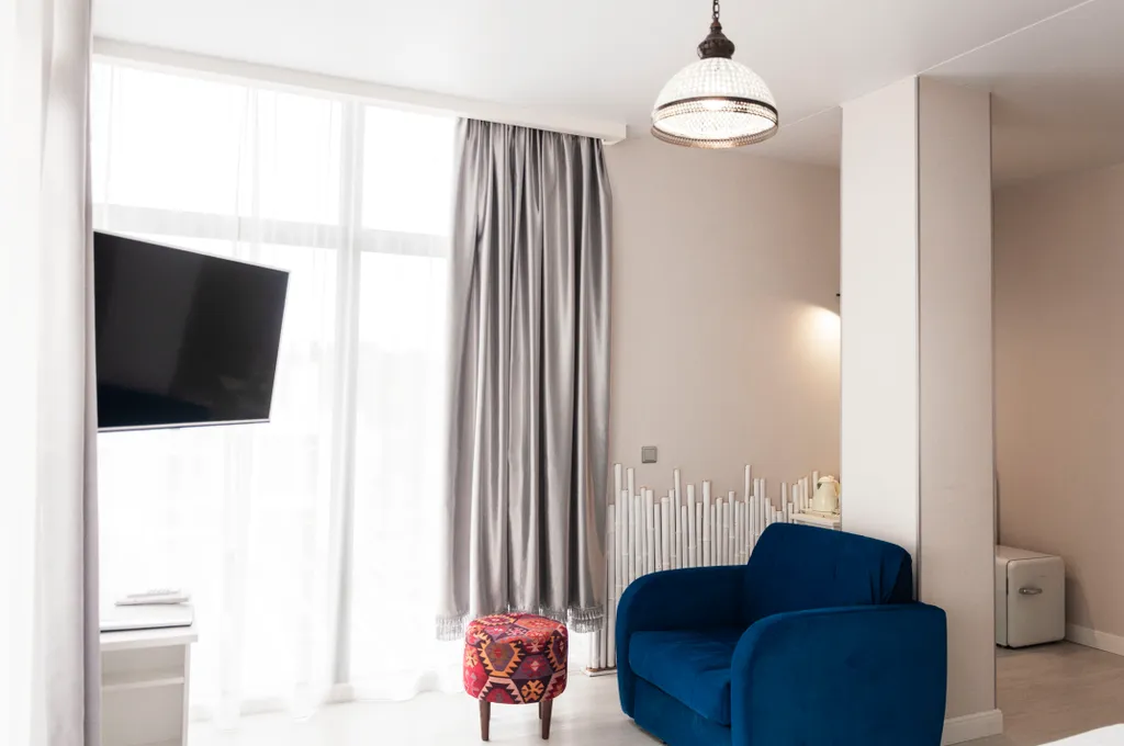 Небольшой люкс с дизайнерским интерьером и прямым видом на море