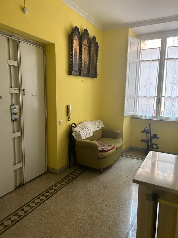 Большая комната в старинном итальянском стиле