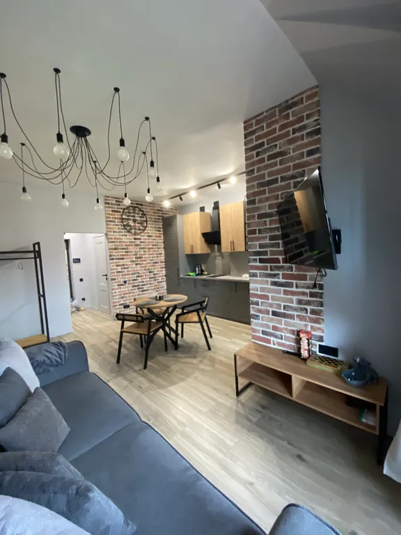 Дизайнерская квартира около Тихого озера