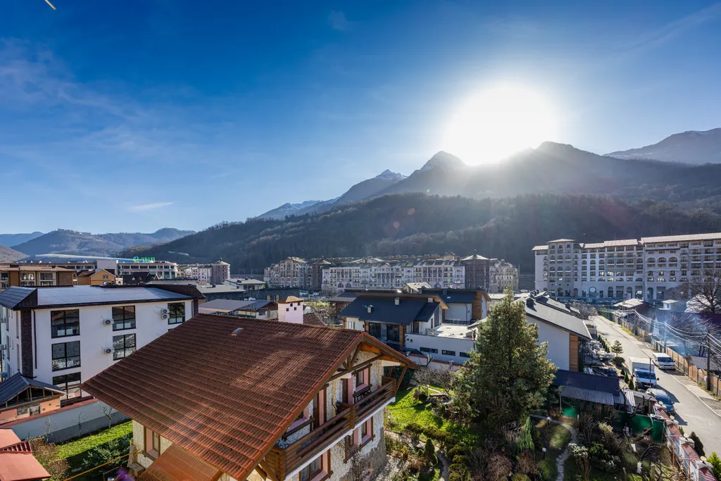 Просторная студия с видом на горы