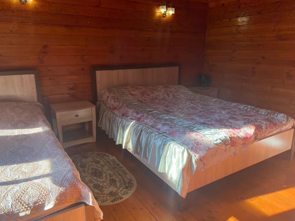 Коттедж у водопада