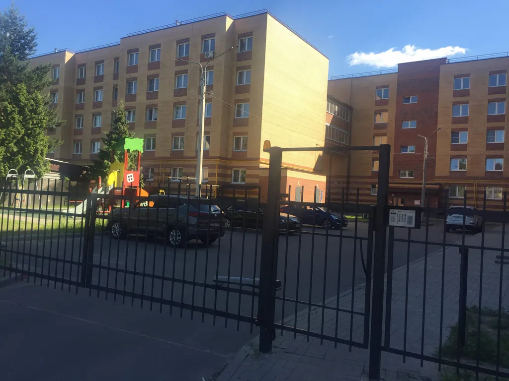 Квартира с ремонтом в новом доме с огороженной территорией