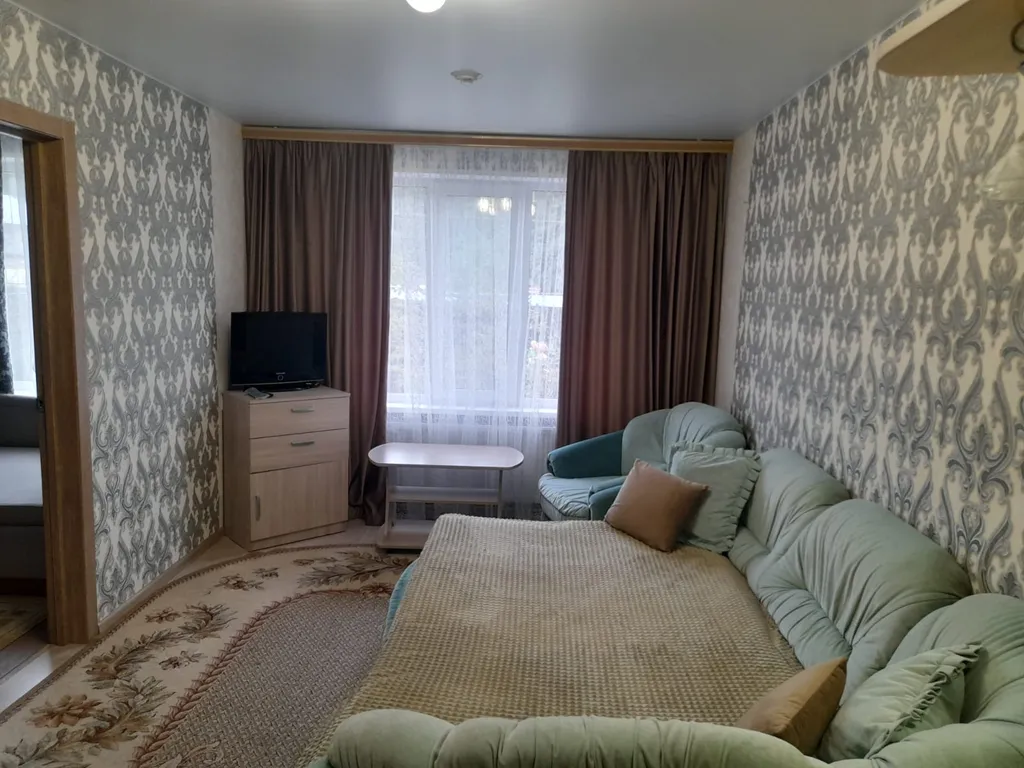 Апартаменты с видом на берёзовый лес