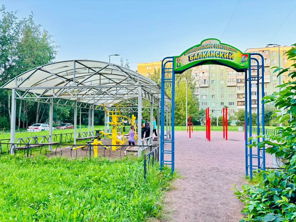 Квартира рядом с клиникой микрохирургии глаза Федорова у метро Дунайская
