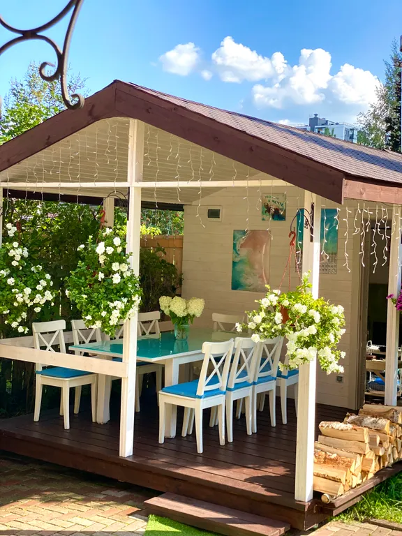 Дом с роскошным бассейном и 2 видами бань