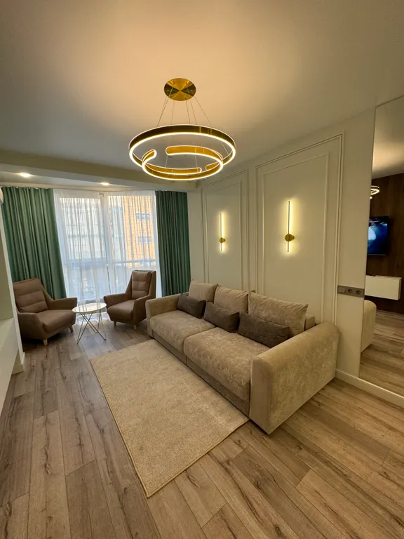 Дизайнерская квартира с бассейном на 13 этаже