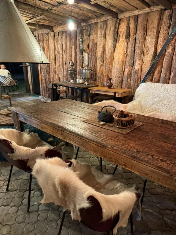 Уютный домик под лесом