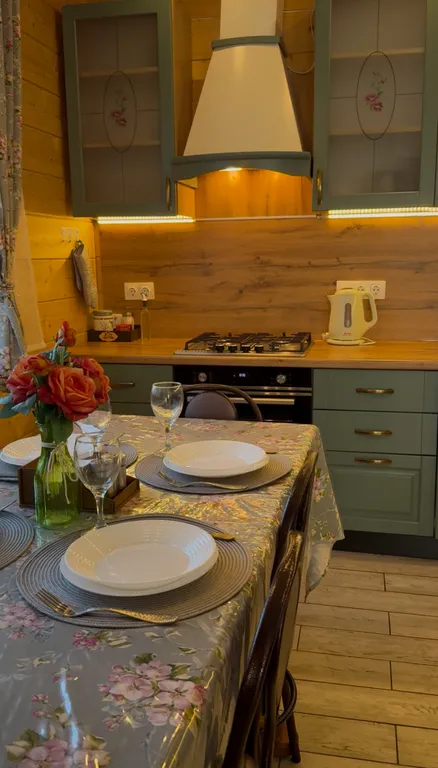 Коттедж с русской баней, горячей джакузи под звездам и бассейном