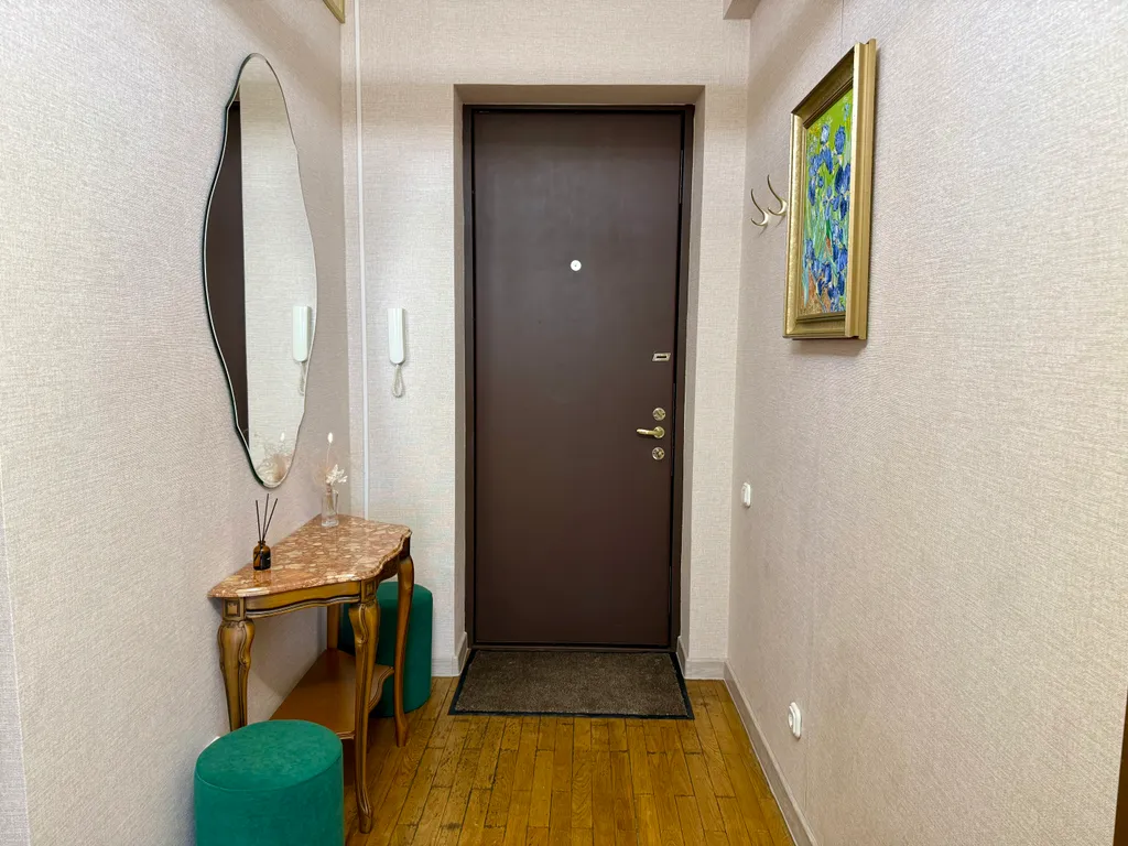 Квартира 1-комнатная квартира в сталинском доме с кроватью king size — Москва