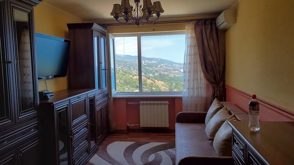 Супер-видовая квартира с чистым видом на море и гору Ай-Петри