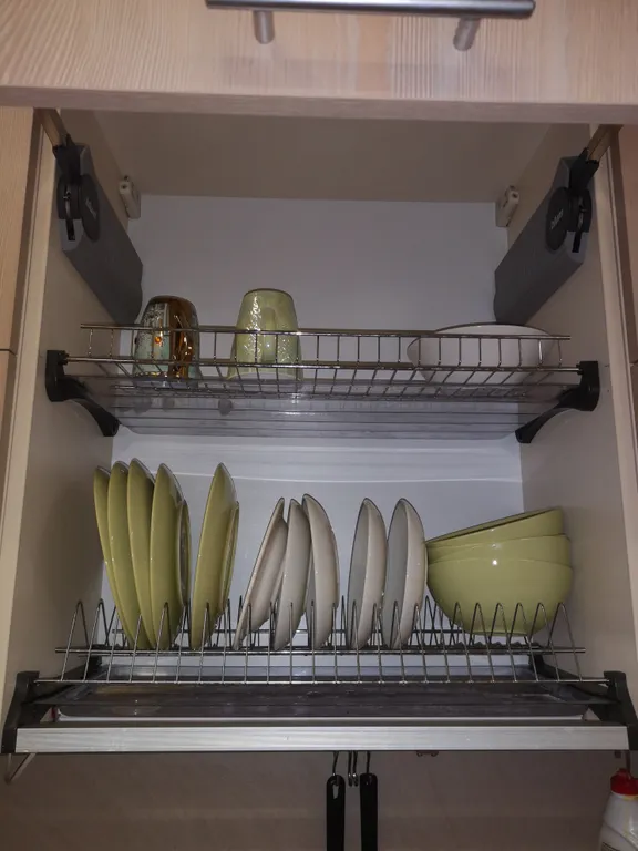 Вместительный, теплый дом на берегу реки Воря