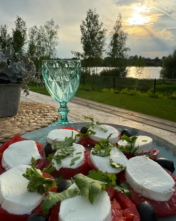 Коттедж Уютный домик А-фрейм с видом на озеро — Дубна