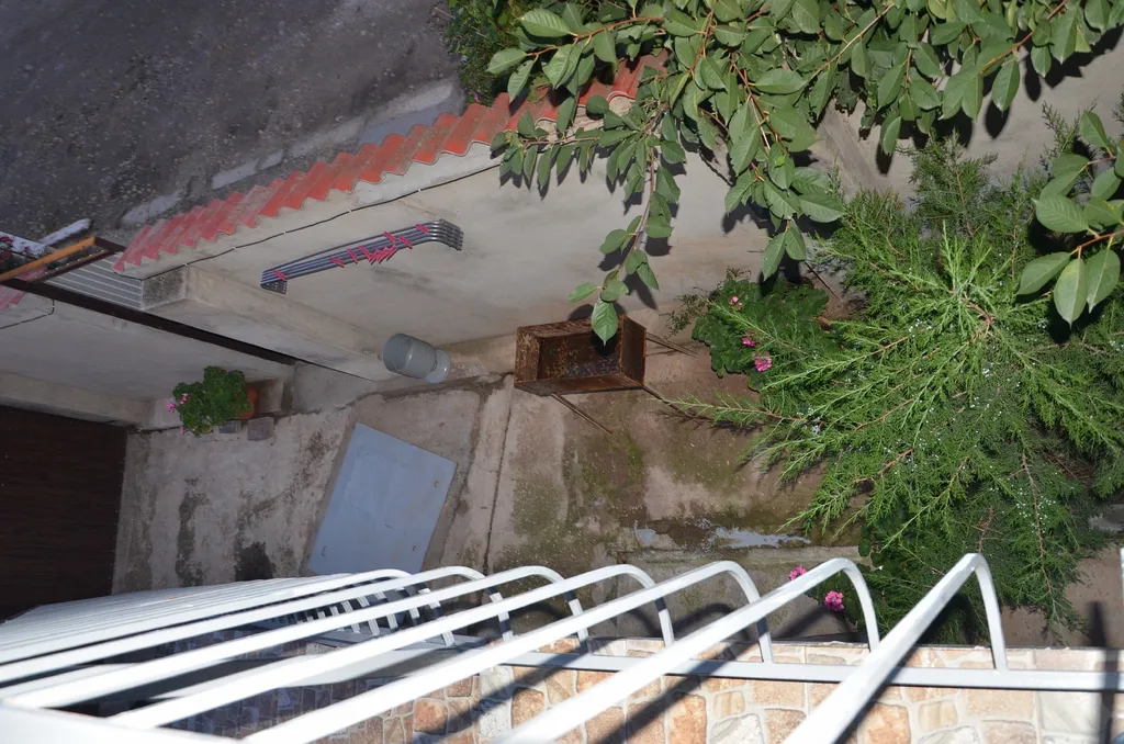 Пол дома с отдельным входом и двором