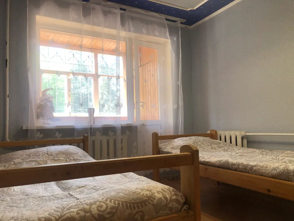 Квартира Уютная комната в 4х комнатной квартире с балконом рядом парком отдыха — аренда посуточно в Уфа