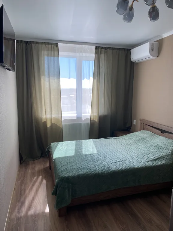 Отличная квартира в новом доме рядом с трассой м4 — аренда посуточно в Батайск