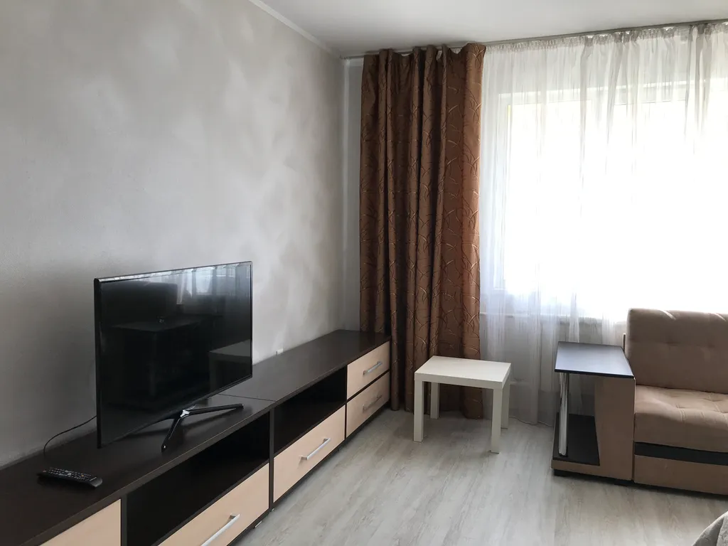 Квартира Квартира 1комн возле Планеты с деревянным балконом — Красноярск