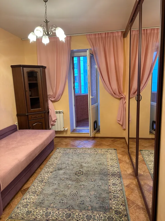 Большая однушка в центре города с отдельной спальней