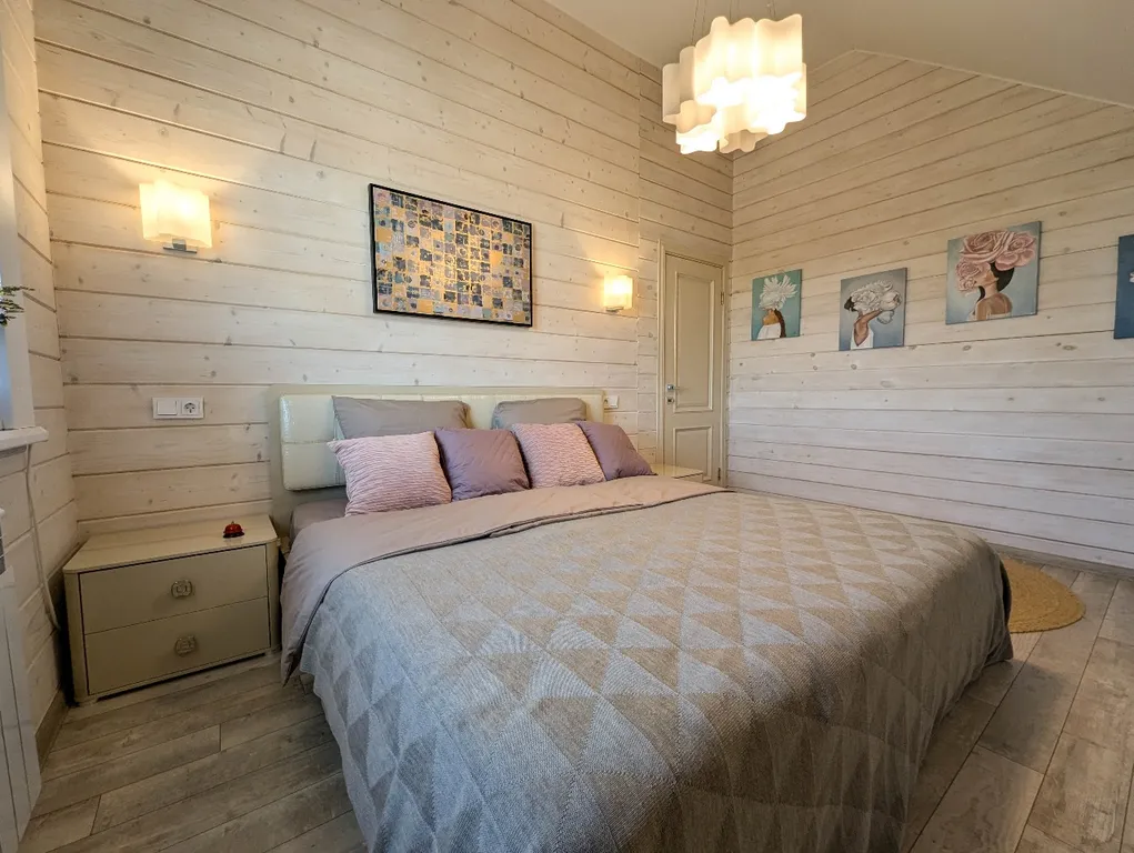 Дом рядом со склонами