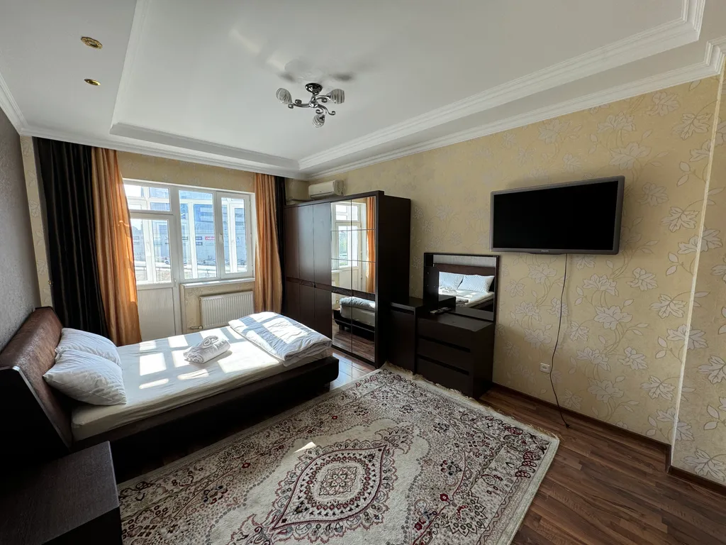 Трехкомнатная просторная квартира в центре возле ТЦ Infinity Mall