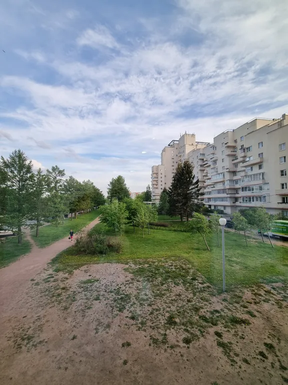 Современные апартаменты с джакузи у озера