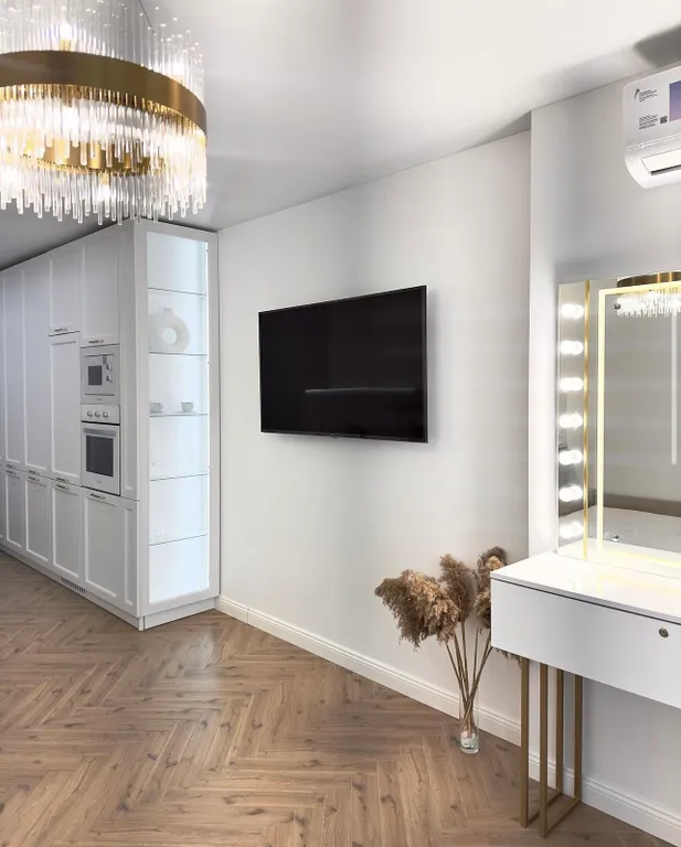 Новая квартира-студия, с дизайнерским ремонтом, есть всё для проживания