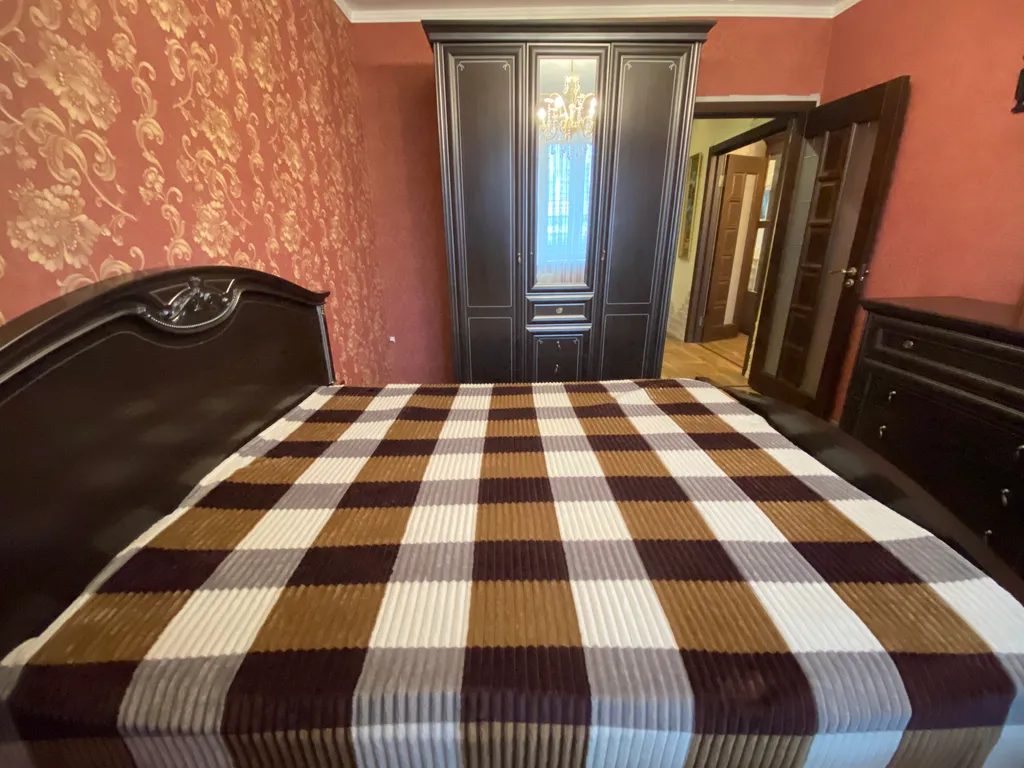 Самый центр очень удобное расположение качественная мебель