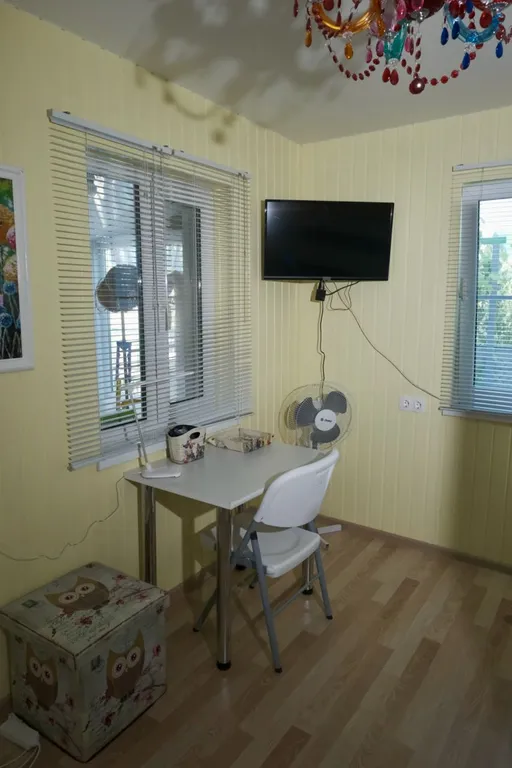 Половина дома с отдельным входом, с садом на берегу Чёрного моря