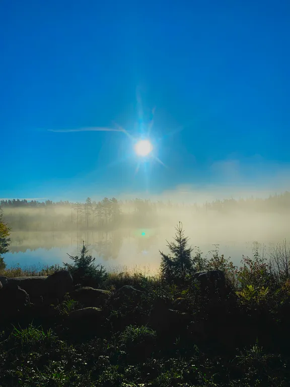 Уютный дом на берегу озера