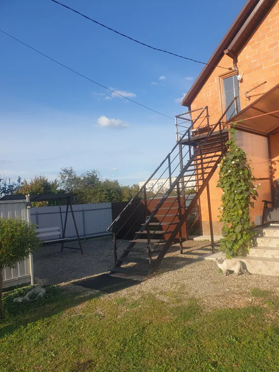 Второй этаж с отдельным входом