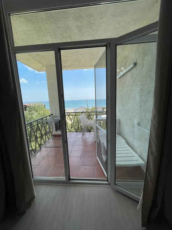 Апартаменты на первой линии с открытым балконом и видом на пляж