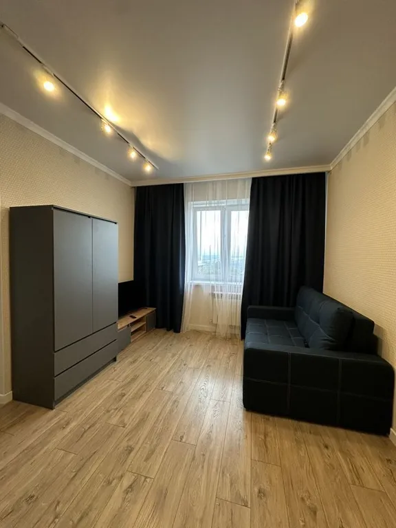 Вместительная однушка на Конструктора Грязева