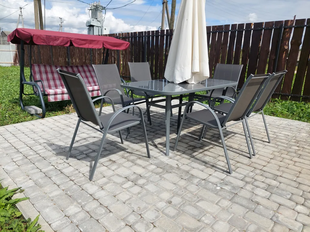 В пешей доступности от монастыря