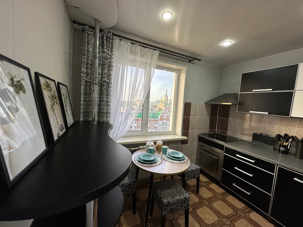 Двухкомнатная квартира с шикарным видом на набережную